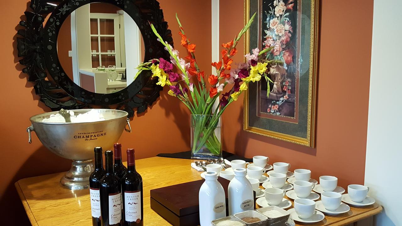 Woodstone Manor Inc. Hotel Sturdies Bay Luaran gambar