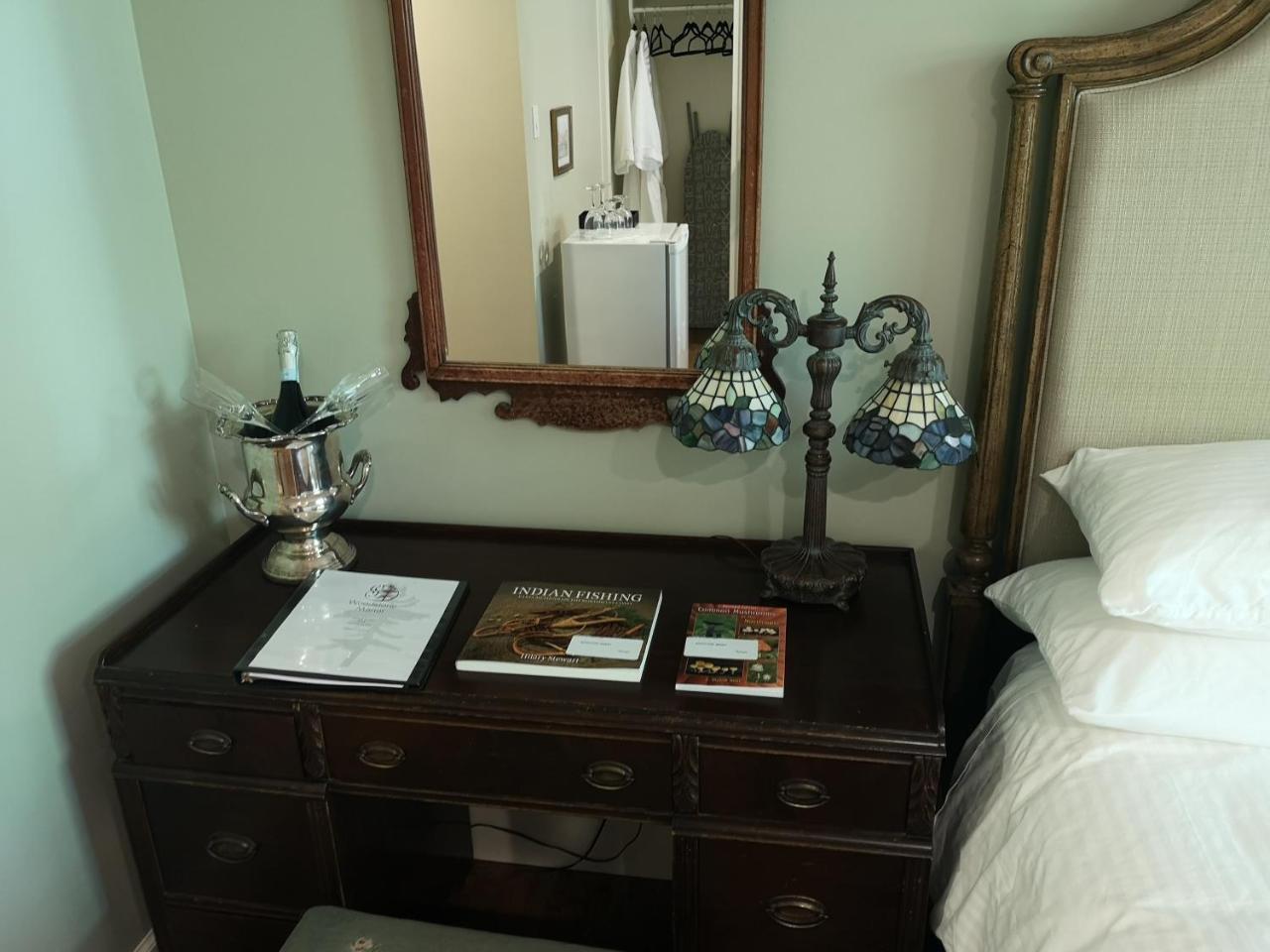 Woodstone Manor Inc. Hotel Sturdies Bay Luaran gambar